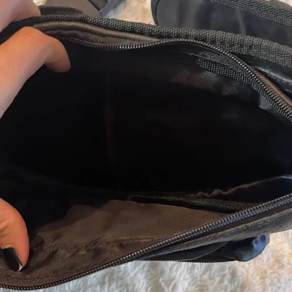 Vintage leather Wilson waist bag - Picture 7 of 12